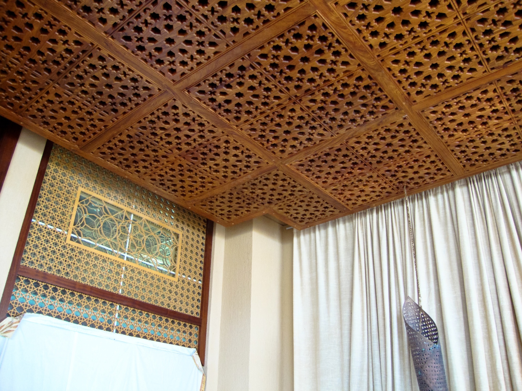 Ceiling Mashrabiya installation